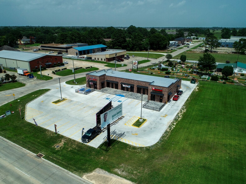 More Photos Of 5111 Common St, Lake Charles General Retail For Lease