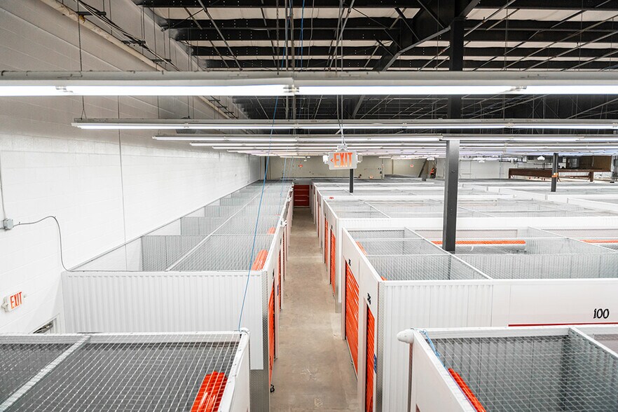 More Photos Of 2000 Queen Ave SE, Albany Self Storage For Sale