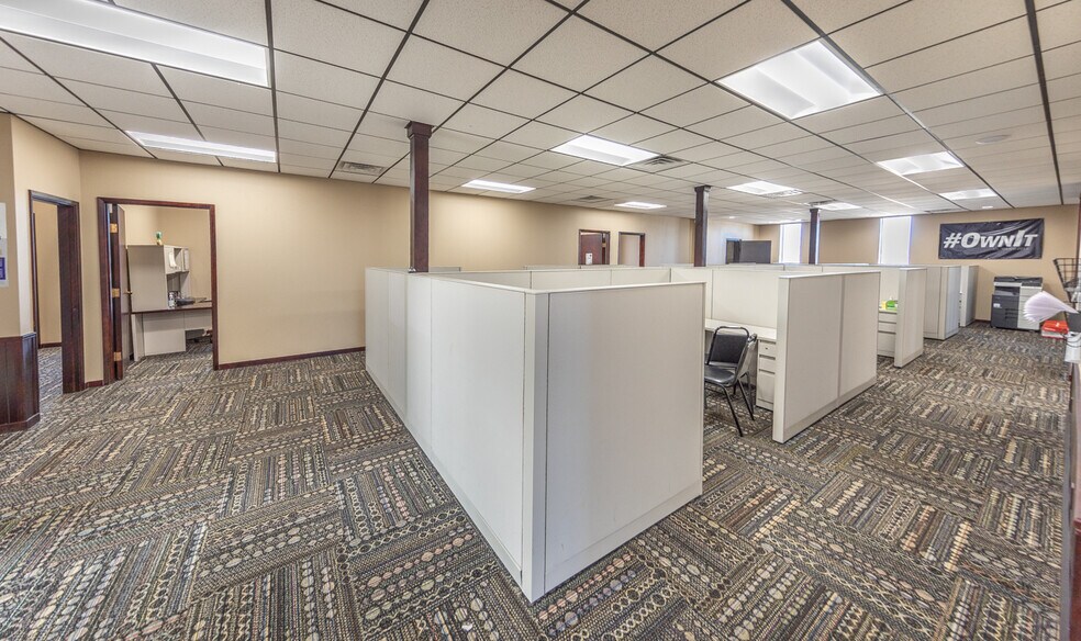More Photos Of 23 Briercroft Office Park, Lubbock Office For Lease
