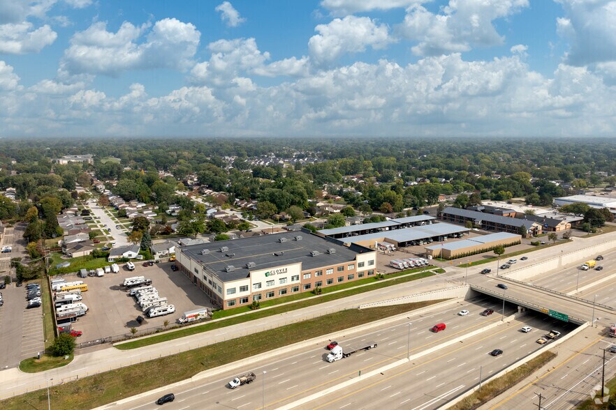 More Photos Of 28900 Schoolcraft Rd, Livonia Self Storage For Sale