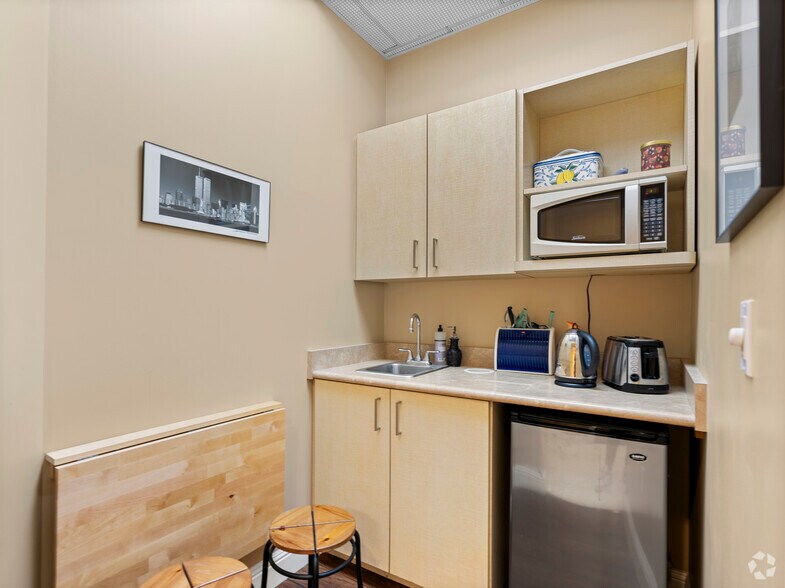 More Photos Of 652-670 E Santa Clara St, San Jose Medical For Sale