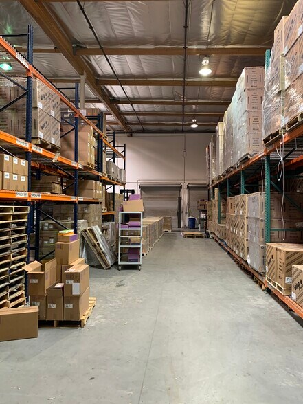 More Photos Of 431 Calle San Pablo, Camarillo Warehouse For Lease