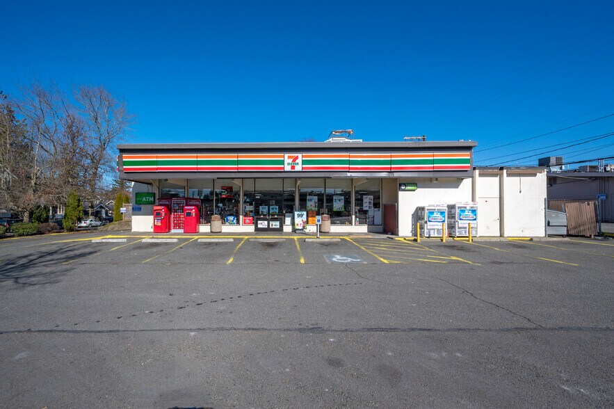 More Photos Of 4312 SW Admiral Way, Seattle Convenience Store For Sale