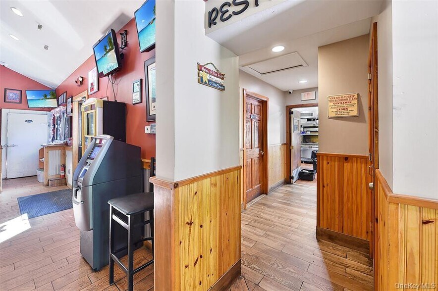 More Photos Of 809 Bloomingburg Rd, Bloomingburg Restaurant For Sale