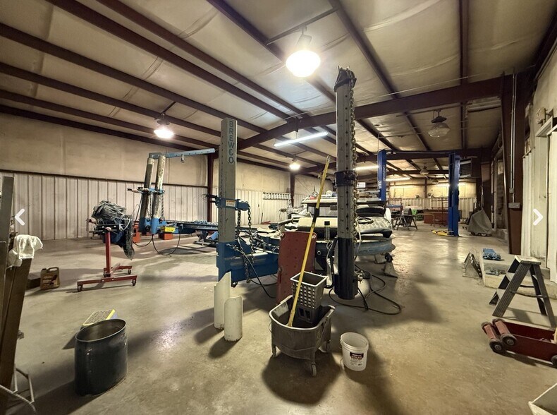 More Photos Of 910 51st Ave N, Nashville Auto Repair For Sale