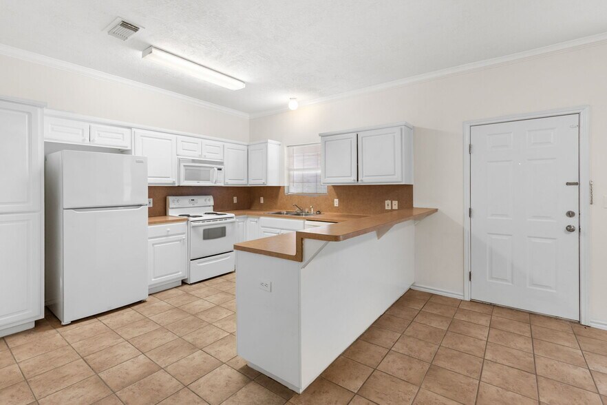 More Photos Of 2455 Montgomery Rd, Huntsville Apartments For Sale