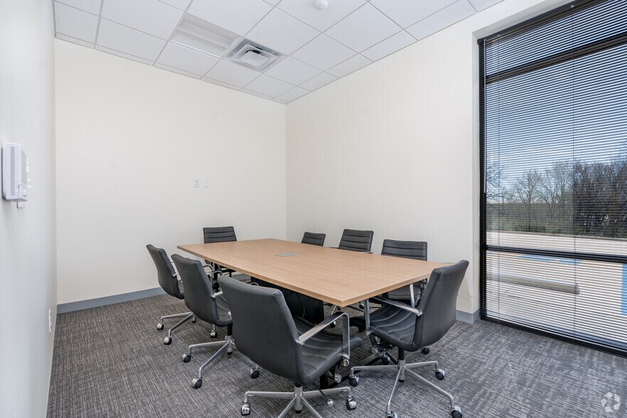 More Photos Of 3411 Mingo Rd, Denton Unknown For Lease