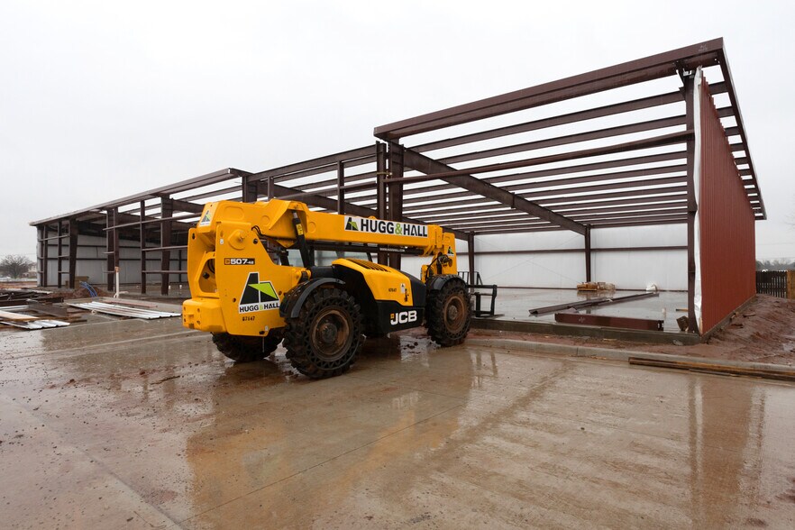 More Photos Of 9100 NW Expressway, Yukon Industrial For Sale