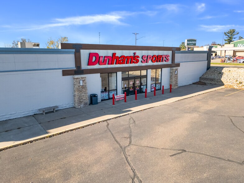 More Photos Of 1501-1567 Broadway St N, Menomonie Storefront For Sale