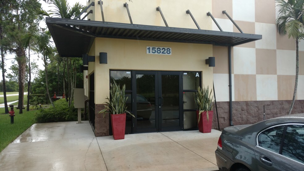 More Photos Of 15828 Mercantile Ct, Jupiter Warehouse For Sale