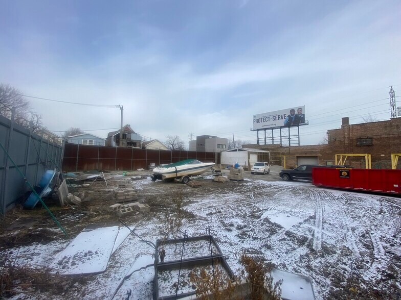 More Photos Of 2616 W Van Buren St, Chicago Warehouse For Lease