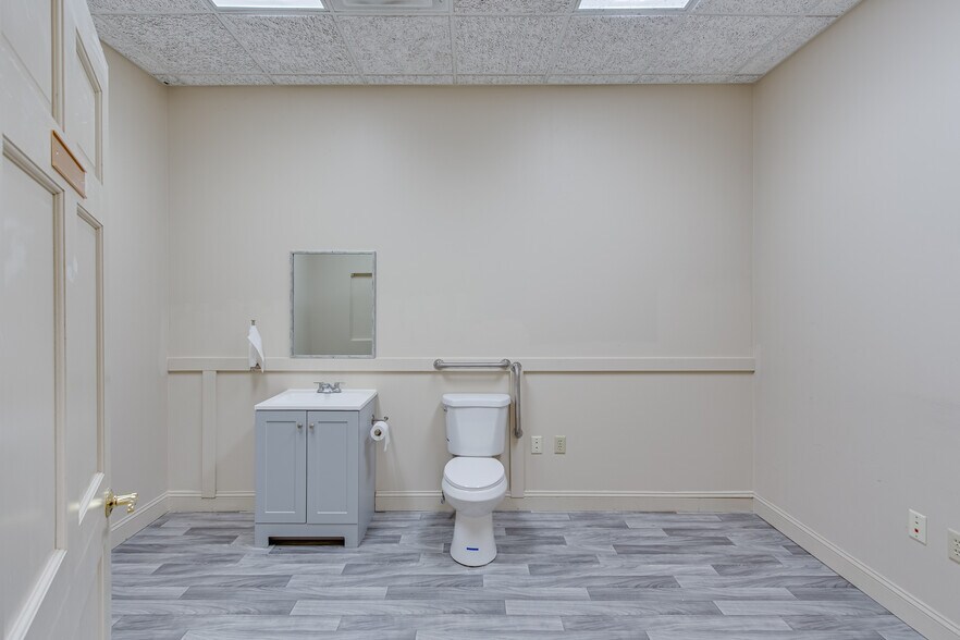 More Photos Of 3030 McEver Rd, Gainesville Medical For Sale