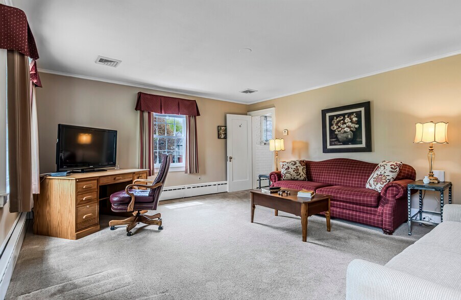 More Photos Of 2810 Genesee St, Utica Office For Sale