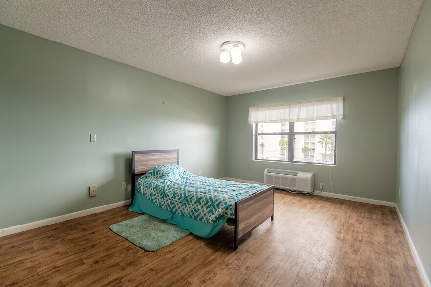 More Photos Of 1050 Ocean Shore Blvd, Ormond Beach Apartments For Sale