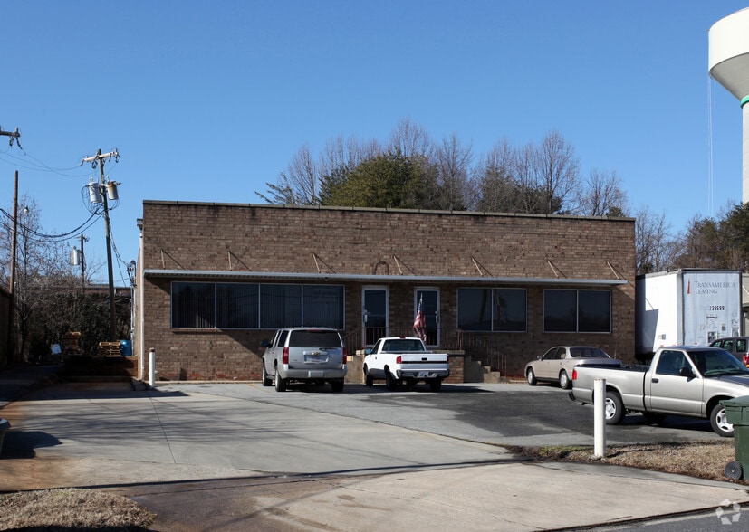 More Photos Of 112 S Walnut Cir, Greensboro Warehouse For Sale