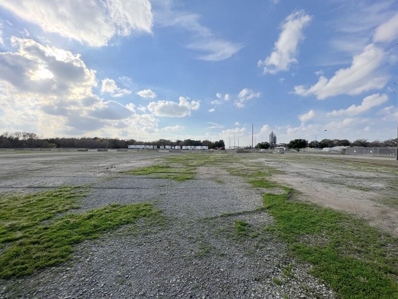 More Photos Of 3949 W 70th St, Shreveport Land For Lease