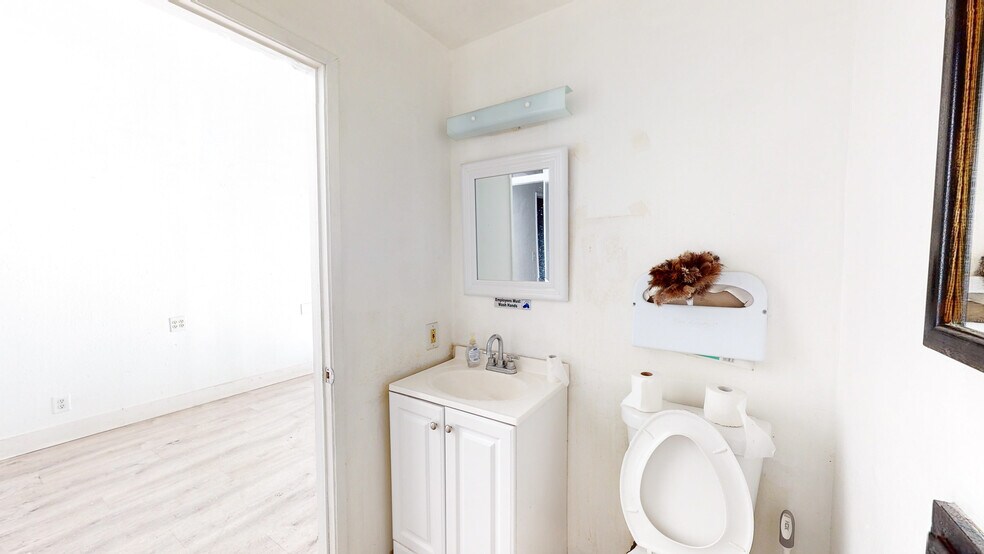 More Photos Of 3431 Fruitvale Ave, Oakland Freestanding For Lease