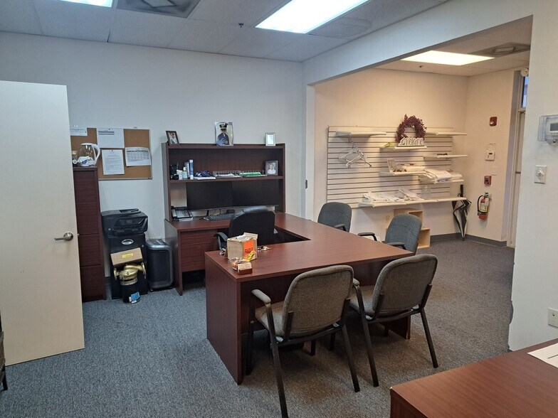 More Photos Of 679 NW Enterprise Dr, Port Saint Lucie Light Distribution For Sale