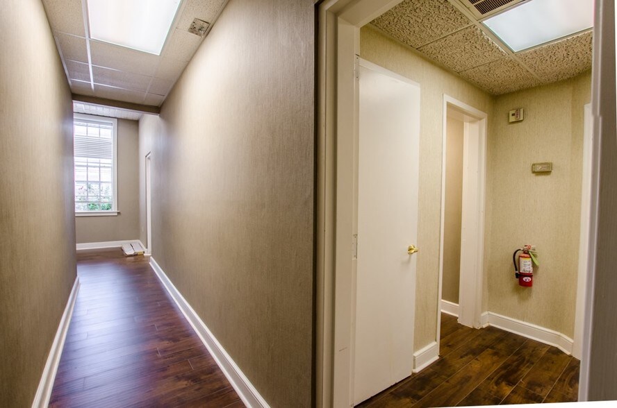 More Photos Of 22 W Monument Ave, Kissimmee Office For Lease