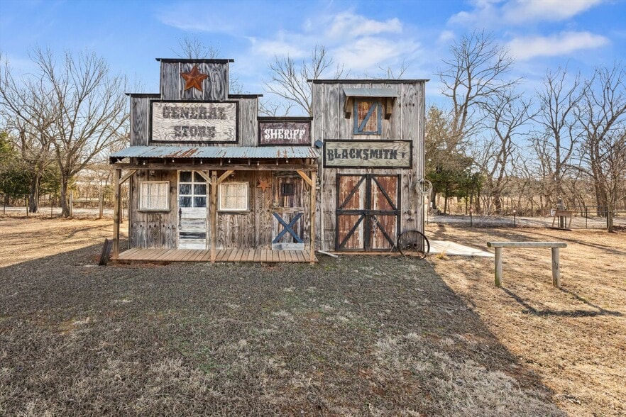More Photos Of 18186 State Highway 74B, Washington Specialty For Sale