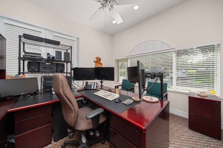 More Photos Of 405 W Interlake Blvd, Lake Placid Office For Sale