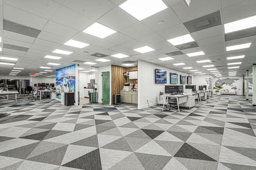 More Photos Of 1110 Brickell Ave, Miami Office For Sale