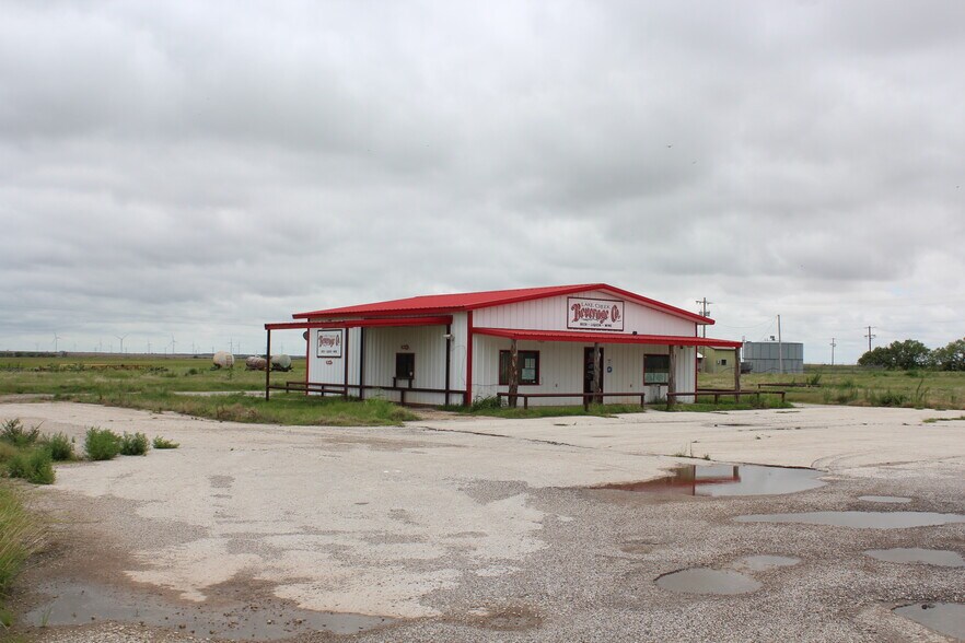 More Photos Of 503 S 5th St, Goree General Retail For Sale