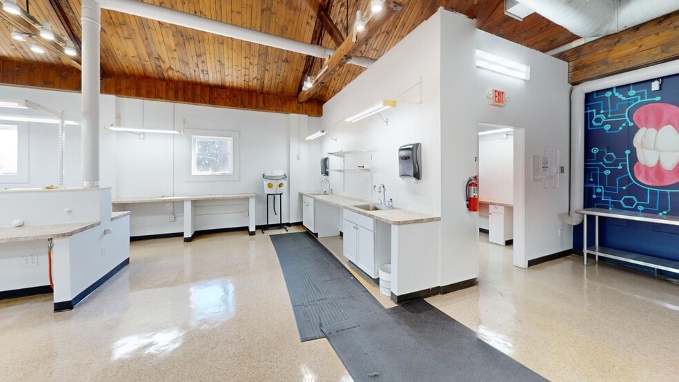 More Photos Of 7947 Southeastern Ave, Indianapolis Loft Creative Space For Sale