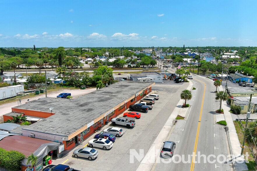 More Photos Of 4069-4129 SE Salerno Rd, Stuart General Retail For Lease