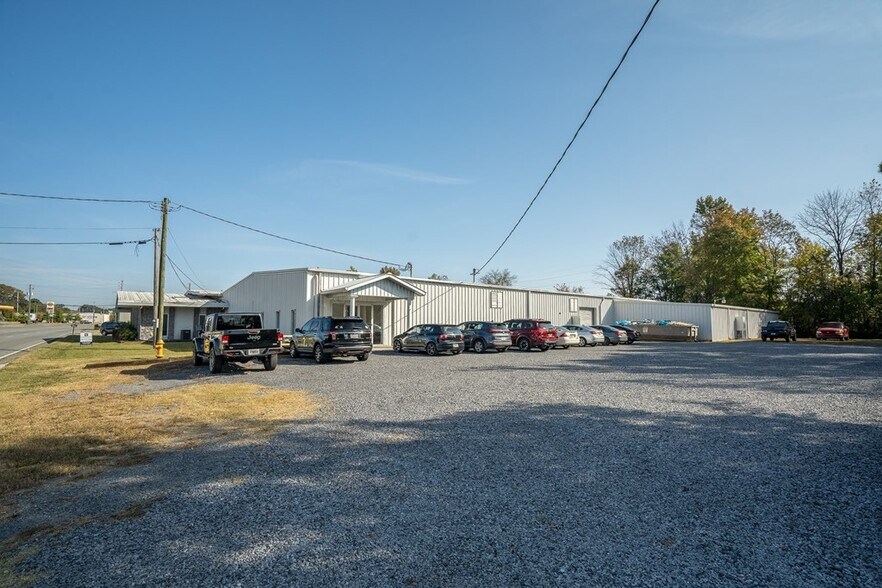 More Photos Of 1803 Abutment Rd, Dalton Warehouse For Lease