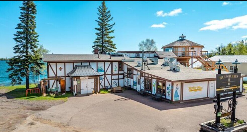 More Photos Of 77 Brockway Ave, Copper Harbor Restaurant For Sale