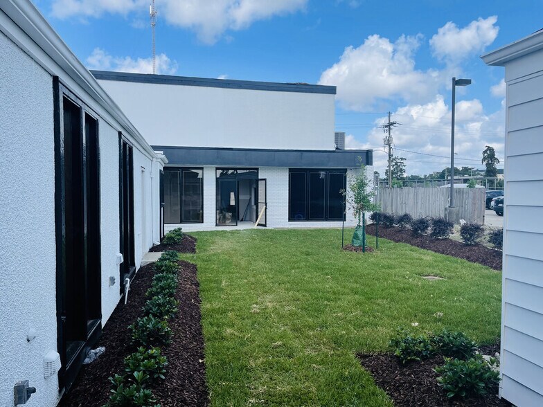 More Photos Of 3501 Behrman Pl, New Orleans Medical For Sale