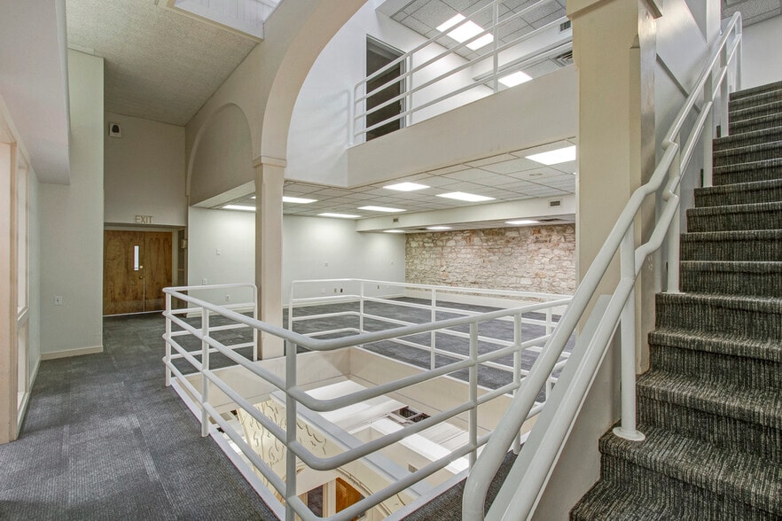 More Photos Of 712 Congress Ave, Austin Loft Creative Space For Sale