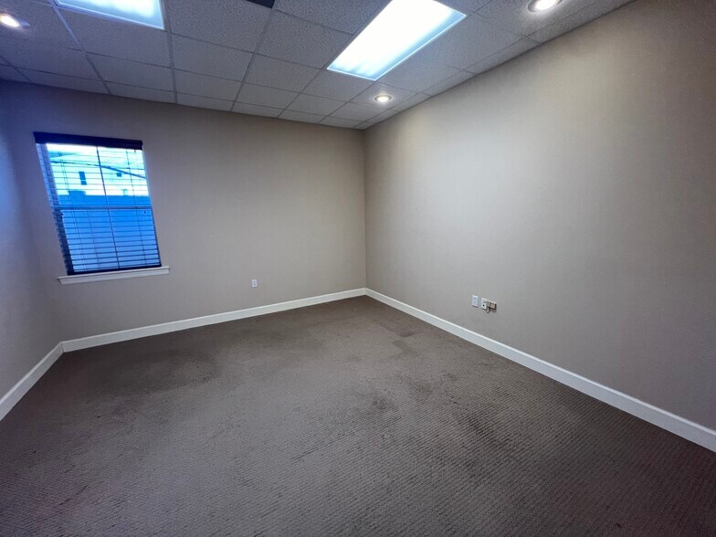 More Photos Of 114 S Fremont Ave, Tampa Office For Sale