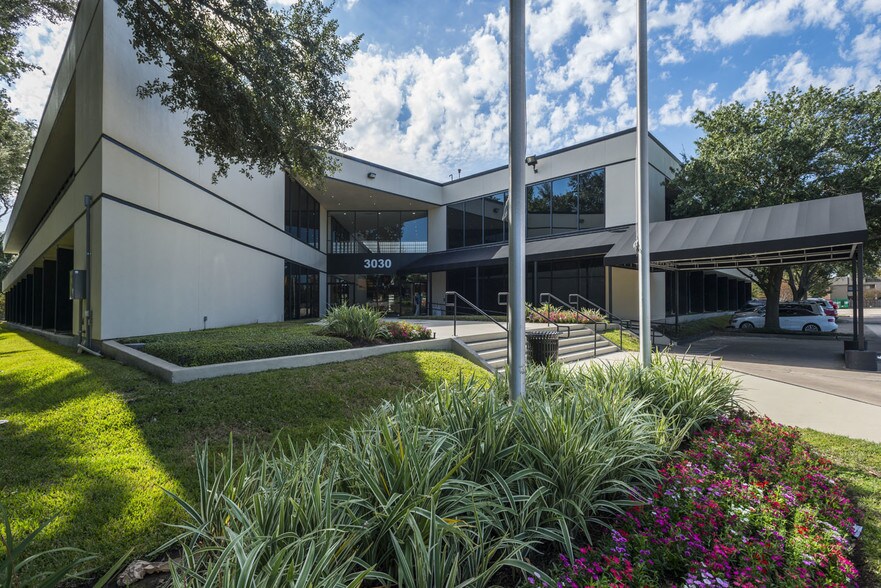 More Photos Of 3030 S Gessner Rd, Houston Medical For Lease