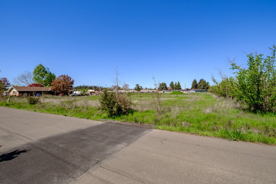 More Photos Of 1661 Lincoln Rd, Woodburn Land For Sale