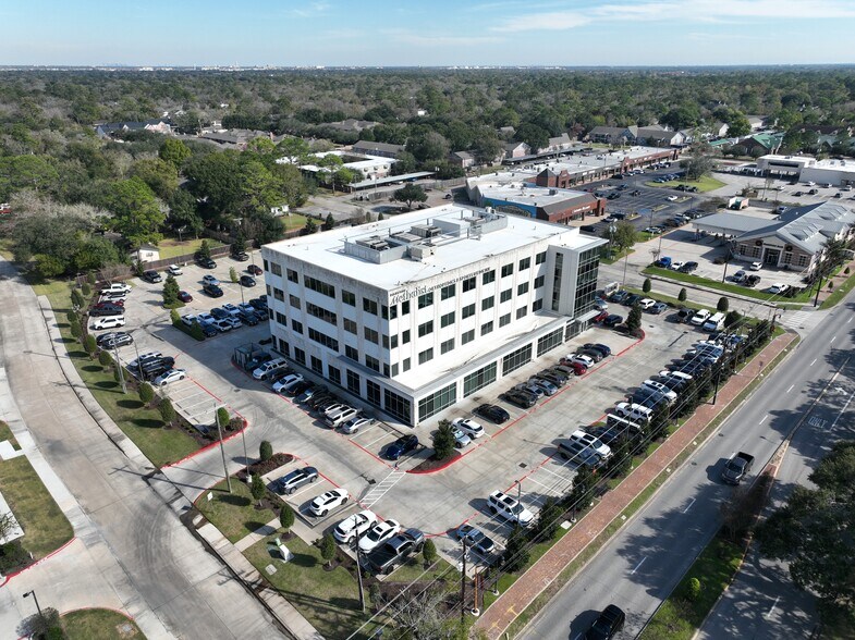 More Photos Of 505 S Friendswood Dr, Friendswood Medical For Lease