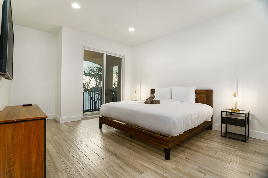 More Photos Of 3770 County Line Rd, Tequesta Apartments For Sale