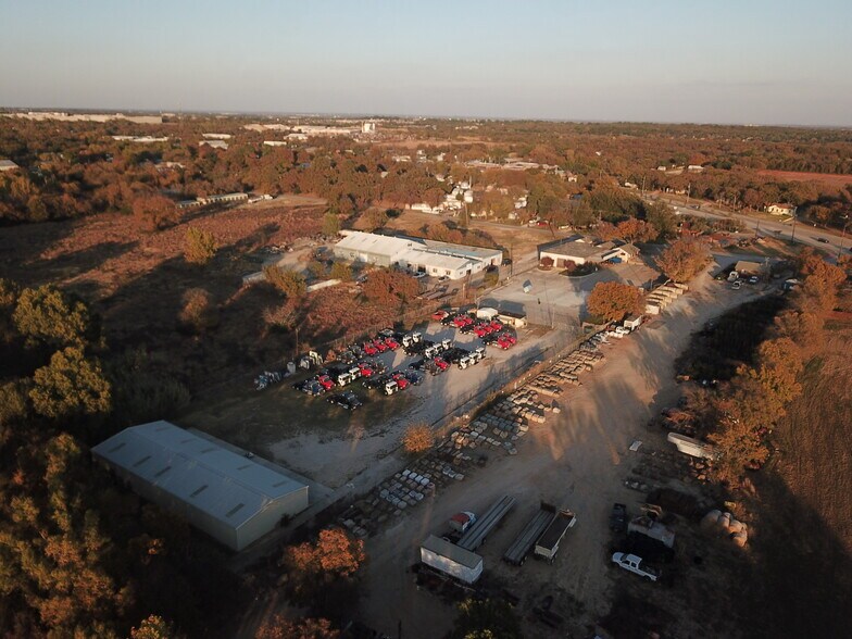 More Photos Of 2700 James St, Denton Industrial For Lease
