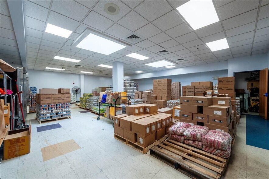 More Photos Of 210 West Ave, Pawtucket Office For Sale