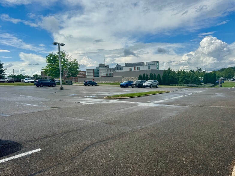 More Photos Of 830 Bethesda Dr, Zanesville Medical For Lease