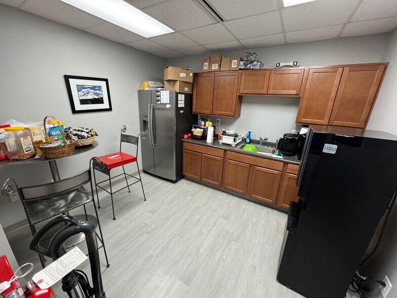 More Photos Of 3200 Wake Forest Rd, Raleigh Office For Lease