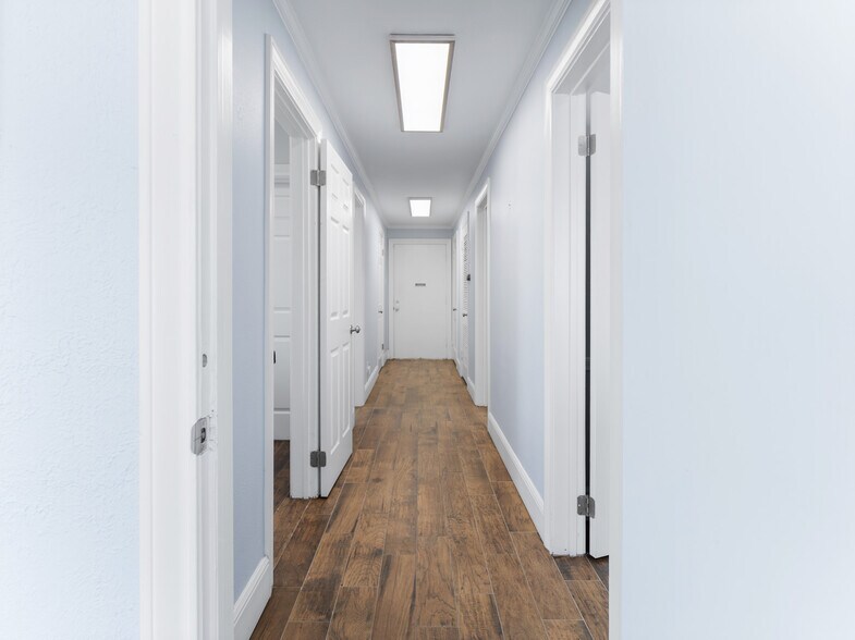 More Photos Of 2015 Avenue F, Bay City Office For Lease