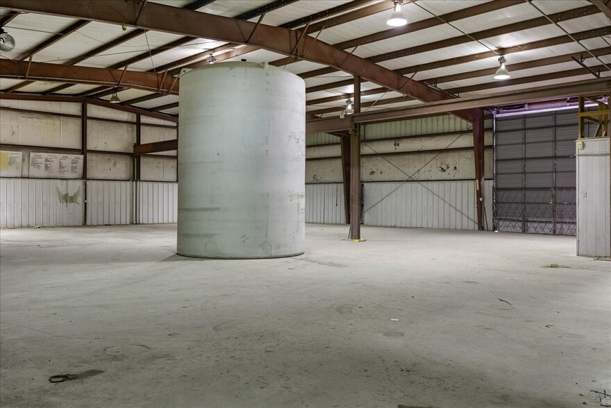 More Photos Of 820 Mcbride Ln, Corpus Christi Warehouse For Lease