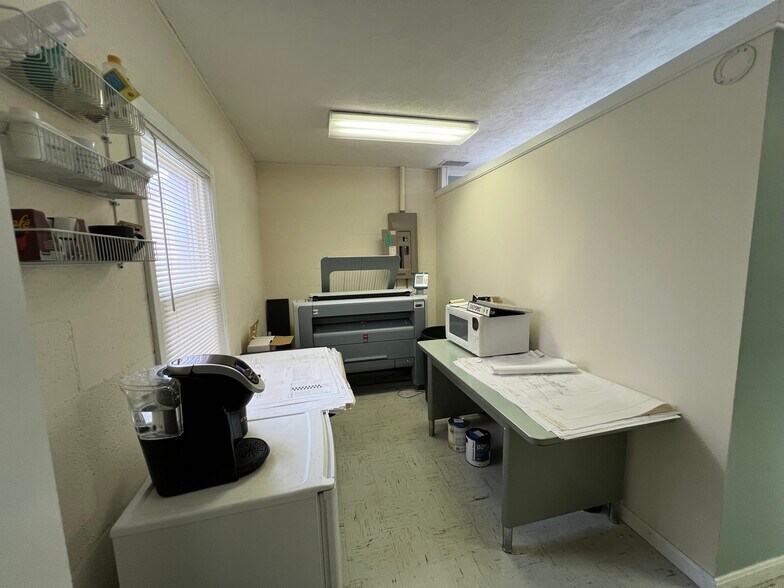 More Photos Of 109 S Main St, Bethel Office For Lease