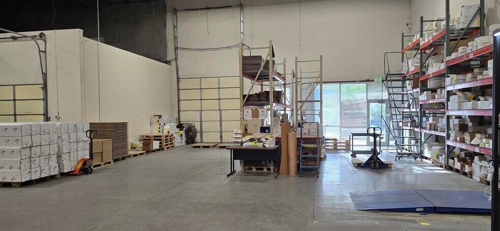 More Photos Of 5111 W 2100 S, West Valley Warehouse For Lease