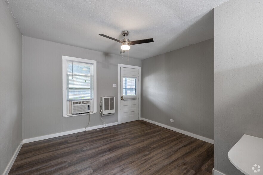 More Photos Of 1605 Water St, Kerrville Apartments For Sale