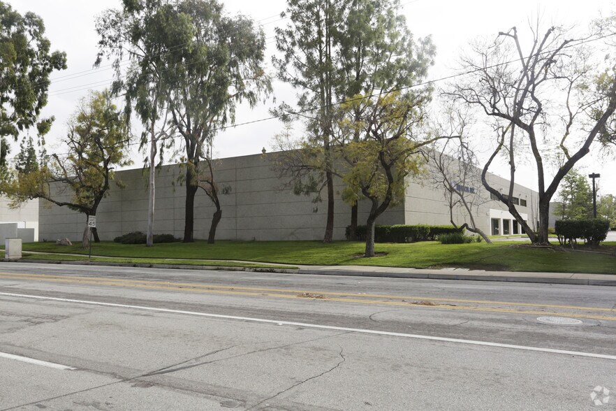 More Photos Of 13013-13017 166th St, Cerritos Warehouse For Lease