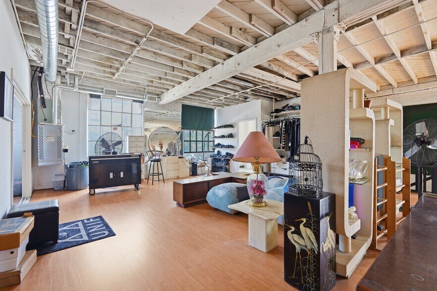 More Photos Of 714 Ducommun St, Los Angeles Manufacturing For Lease
