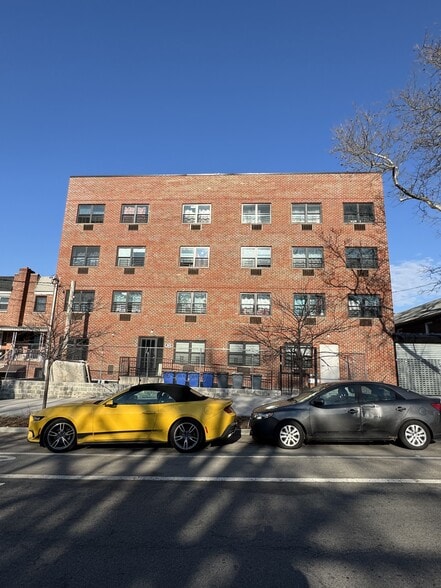 Primary Photo Of 3573 Laconia Ave, Bronx Apartments For Sale